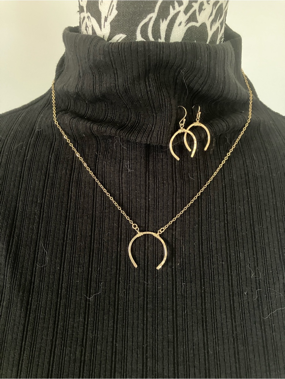 Gold Tone Horseshoe Pendant Necklace and Earring Set